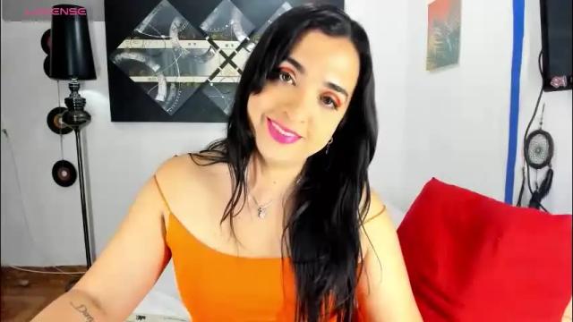 Image 3 of sarahjey Stream on Chaturbate on 1 month ago