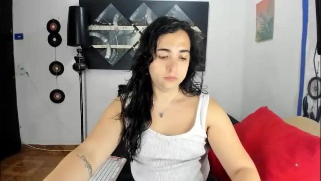 Image 3 of sarahjey Stream on Chaturbate on 23 days ago