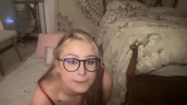 Image 10 of sarahmartin420 Stream on Chaturbate on 18 months ago