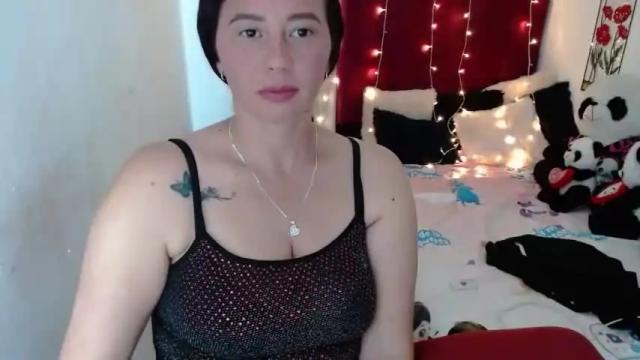Image 3 of sarahott_1 Stream on Chaturbate on 13 months ago
