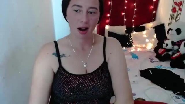Image 4 of sarahott_1 Stream on Chaturbate on 13 months ago