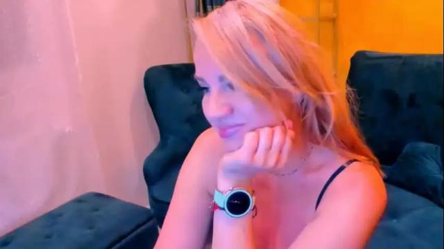 Image 10 of sarahottie69 Stream on Chaturbate on 4 months ago