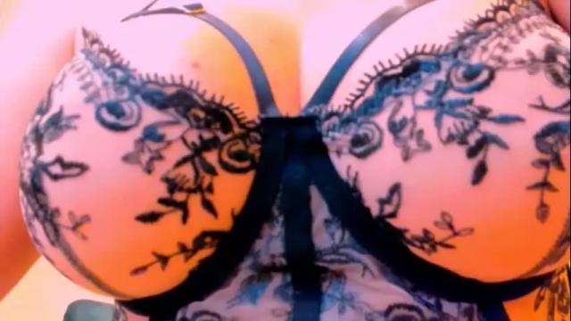 Image 8 of sarahottie69 Stream on Chaturbate on 4 months ago