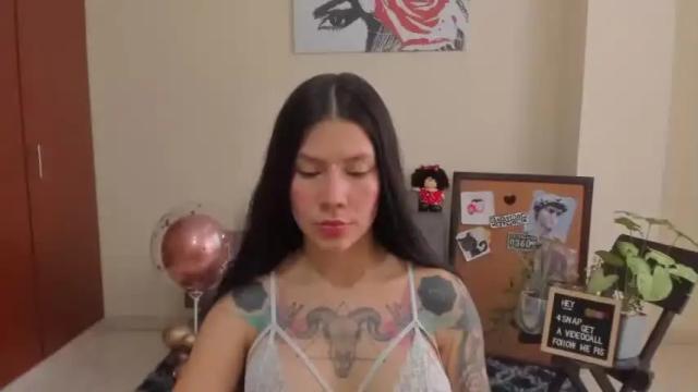 Image 11 of sarahredi Stream on Chaturbate on 16 months ago