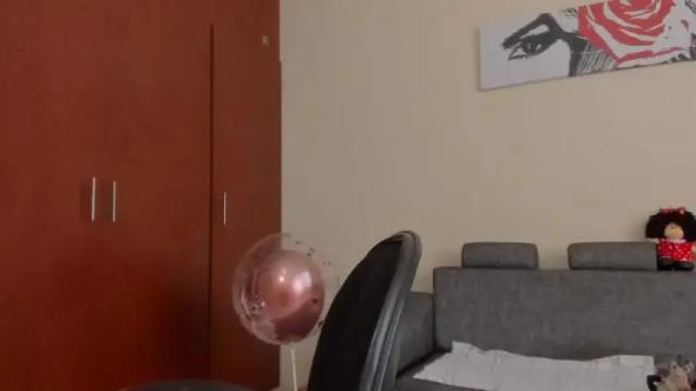 Image 4 of sarahredi Stream on Chaturbate on 16 months ago