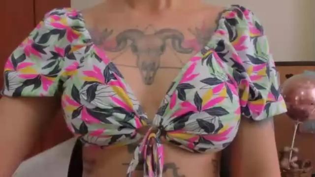 Image 6 of sarahredi Stream on Chaturbate on 15 months ago