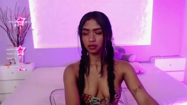 Image 2 of sarahross2 Stream on Chaturbate on 15 months ago