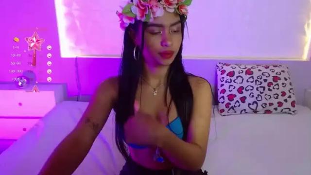 Image 11 of sarahross2 Stream on Chaturbate on 16 months ago