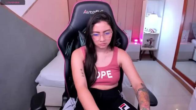 Image 2 of sarahscott56 Stream on Chaturbate on 22 months ago