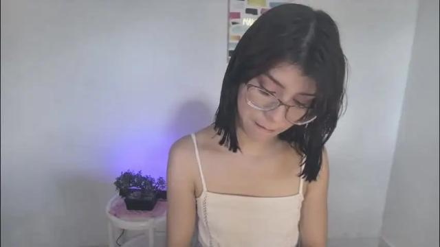 Image 2 of sarahsmitt Stream on Chaturbate on 3 months ago