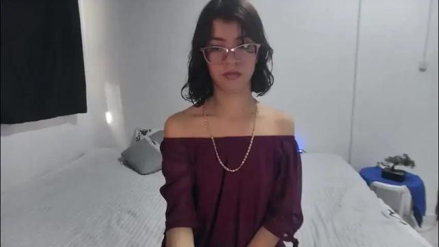 Image 2 of sarahsmitt Stream on Chaturbate on 3 months ago