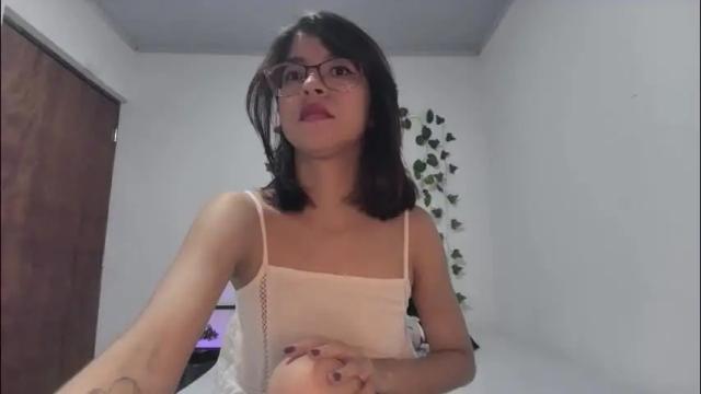 Image 10 of sarahsmitt Stream on Chaturbate on 1 month ago