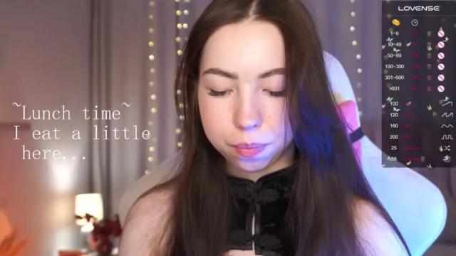Image 2 of sarahson Stream on Chaturbate on 12 months ago