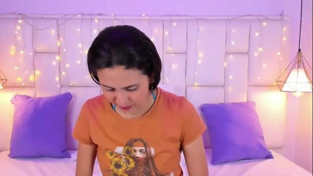 Image 3 of sarahsophia_ Stream on Chaturbate on 1 month ago