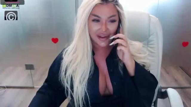 Image 3 of sarahstone_ Stream on Chaturbate on 17 months ago