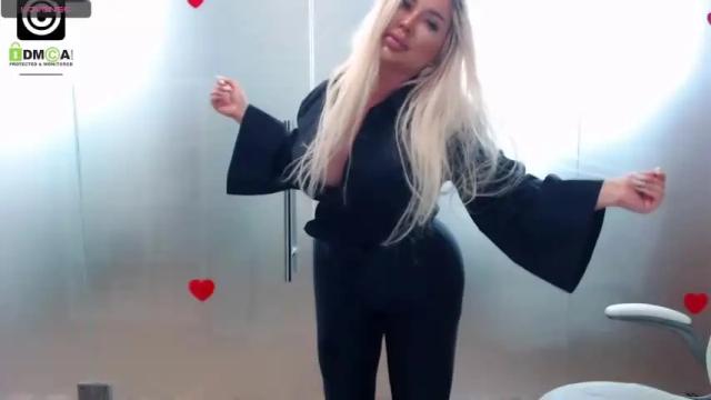 Image 4 of sarahstone_ Stream on Chaturbate on 17 months ago