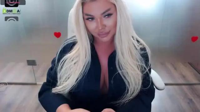 Image 6 of sarahstone_ Stream on Chaturbate on 17 months ago