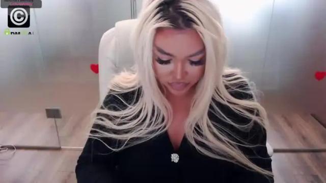 Image 2 of sarahstone_ Stream on Chaturbate on 17 months ago