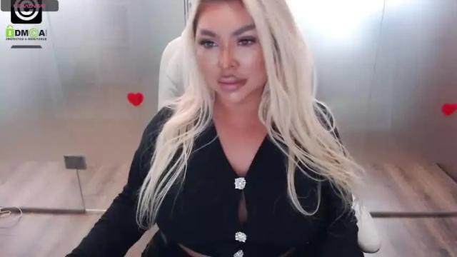 Image 6 of sarahstone_ Stream on Chaturbate on 17 months ago