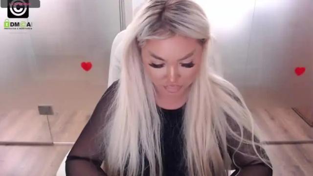 Image 10 of sarahstone_ Stream on Chaturbate on 16 months ago