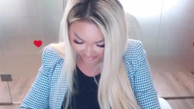 Image 8 of sarahstone_ Stream on Chaturbate on 13 months ago