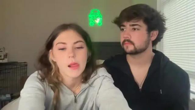 Image 3 of sarahxaoliver1 Stream on Chaturbate on 12 months ago