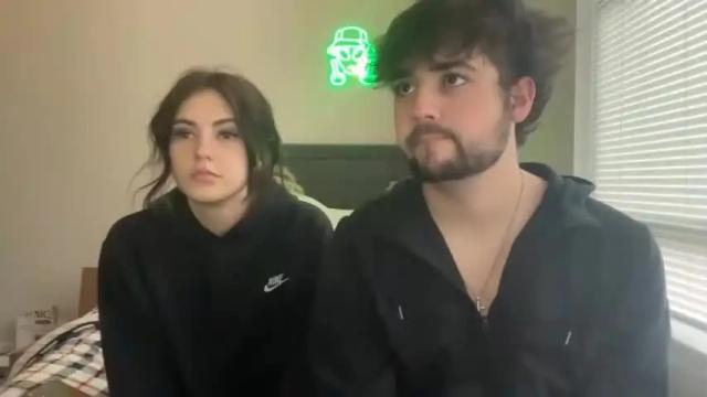 Image 7 of sarahxaoliver1 Stream on Chaturbate on 12 months ago