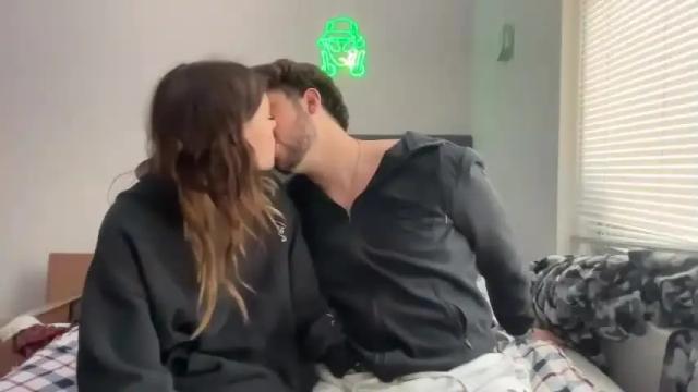 Image 2 of sarahxaoliver1 Stream on Chaturbate on 12 months ago
