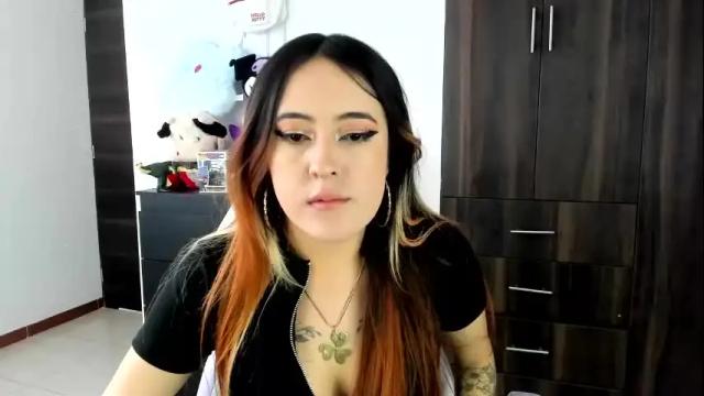 Image 12 of sarahxrusso Stream on Chaturbate on 1 month ago