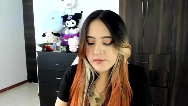 Image 3 of sarahxrusso Stream on Chaturbate on 1 month ago