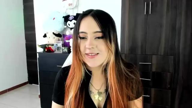 Image 4 of sarahxrusso Stream on Chaturbate on 1 month ago