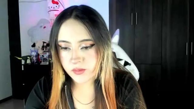 Image 11 of sarahxrusso Stream on Chaturbate on 1 month ago