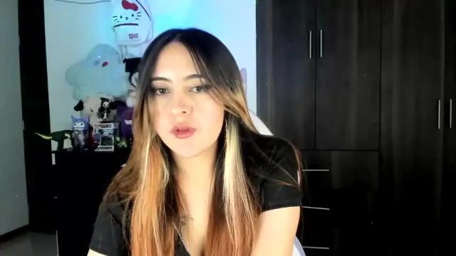 Image 3 of sarahxrusso Stream on Chaturbate on 1 month ago