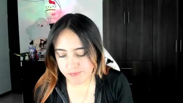 Image 4 of sarahxrusso Stream on Chaturbate on 1 month ago