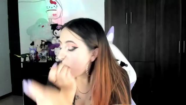 Image 8 of sarahxrusso Stream on Chaturbate on 1 month ago