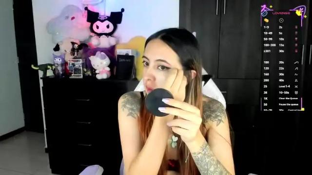 Image 2 of sarahxrusso Stream on Chaturbate on 1 month ago