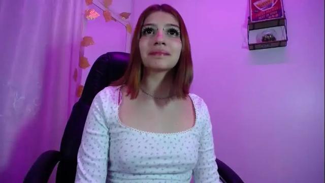 Image 2 of sarai_petite_ Stream on Chaturbate on 3 months ago