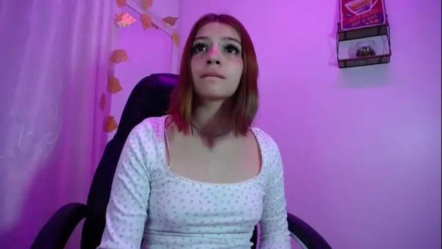 Image 4 of sarai_petite_ Stream on Chaturbate on 3 months ago
