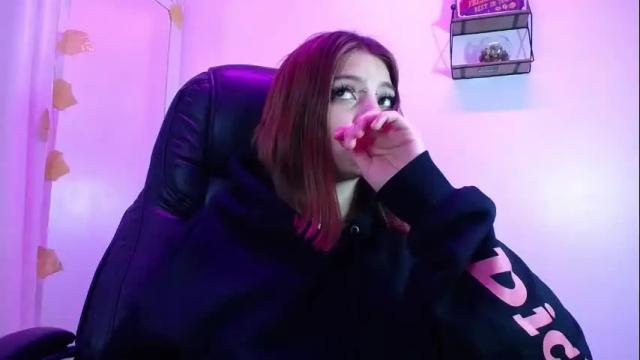 Image 10 of sarai_petite_ Stream on Chaturbate on 3 months ago