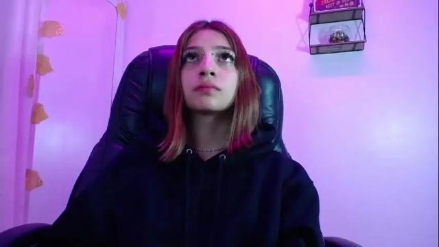 Image 6 of sarai_petite_ Stream on Chaturbate on 3 months ago