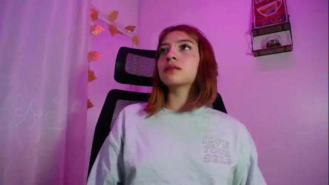 Image 10 of sarai_petite_ Stream on Chaturbate on 2 months ago