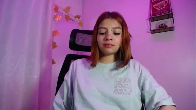 Image 12 of sarai_petite_ Stream on Chaturbate on 2 months ago