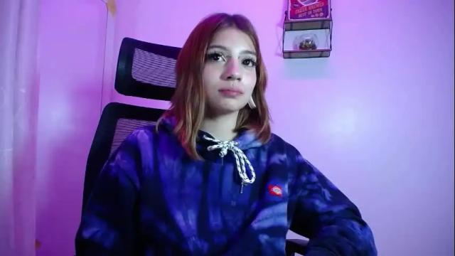 Image 3 of sarai_petite_ Stream on Chaturbate on 2 months ago
