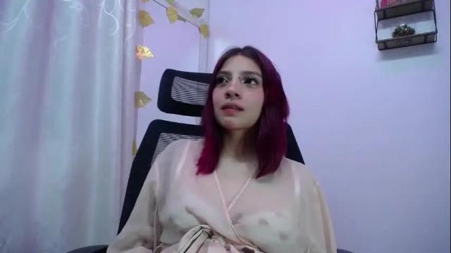 Image 3 of sarai_petite_ Stream on Chaturbate on 1 month ago