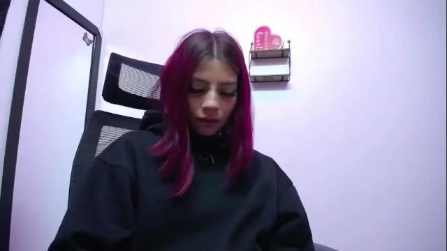 Image 10 of sarai_petite_ Stream on Chaturbate on 1 month ago