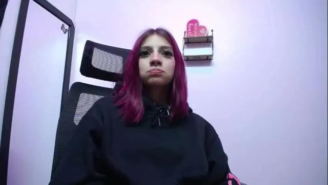 Image 12 of sarai_petite_ Stream on Chaturbate on 1 month ago