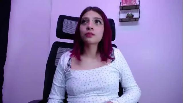 Image 11 of sarai_petite_ Stream on Chaturbate on 1 month ago