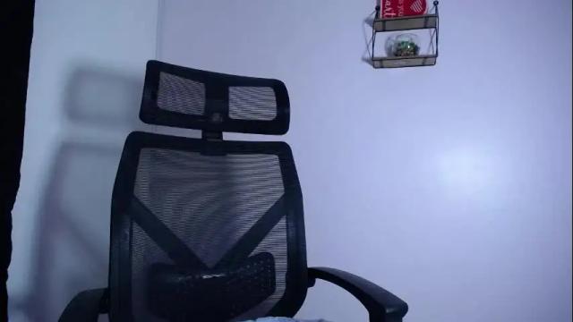 Image 12 of sarai_petite_ Stream on Chaturbate on 1 month ago