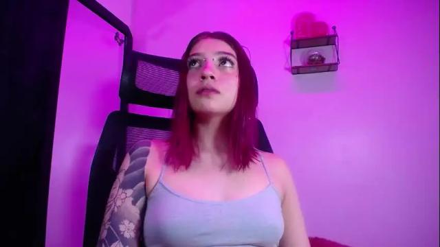 Image 7 of sarai_petite_ Stream on Chaturbate on 1 month ago