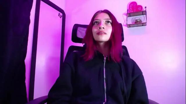 Image 12 of sarai_petite_ Stream on Chaturbate on 1 month ago